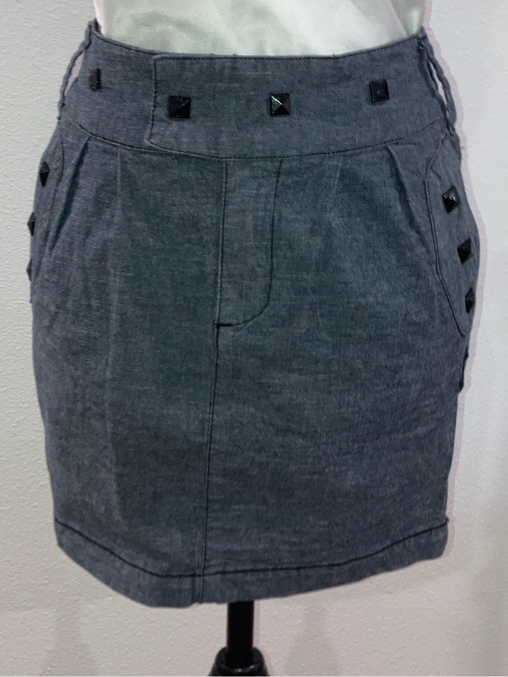 OBEY Propaganda Light Grey Denim Studded Mini Skirt Size 26 Logo Pockets